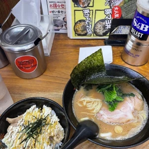 ラーメン食べてきたの写真1枚目