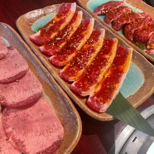 金土朝ごはん🥩🍜の写真1枚目