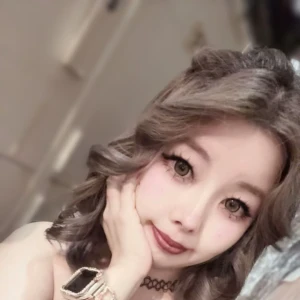 こんばんはー！！いよなだよー☺️の写真1枚目