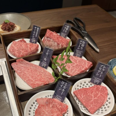 <p>こんばんはるなです❣️<br>この間美味しい焼肉をご馳走になりました🍖<br>全部の種類美味しくて<br>幸せでした😚💖💖<br>明日から花魁のコスプレです！！...