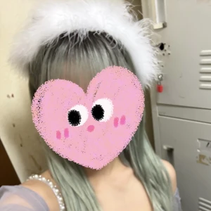 サンタコス今日からすたーと🎅🏻‎🤍の写真1枚目