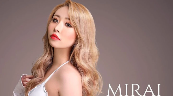 アツいビジュアルに釘付け♡キンクイ「朝比奈みらい」さんが新名刺を披露!
