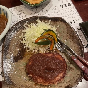 おおきいハンバーグ食べるの夢だった😋💕の写真1枚目