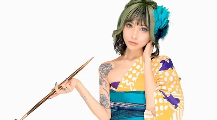 氷堂ルイさんのクールな和服に注目!8月もドンフィンで楽しもう♪