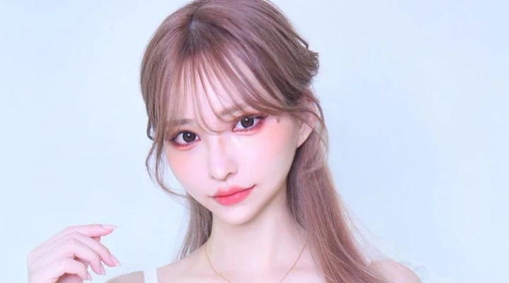サウナ大好き「れいな先生」の最新ビジュアルが公開!美人茶屋で会いたい♡