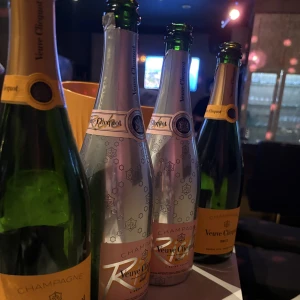 昨日もまったり大好きな子達と飲めて楽しかったです🩵の写真1枚目