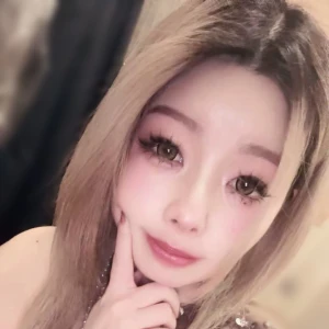 こんばんはー😊いよなだよー❤の写真1枚目