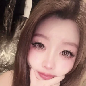 こんばんはー😊いよなだよー！！の写真1枚目