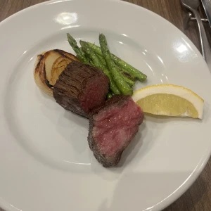 ブログ忘れてお肉食べてました🥲🐄の写真1枚目