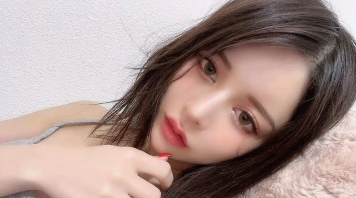 美月なのさんCELUXに復帰を宣言