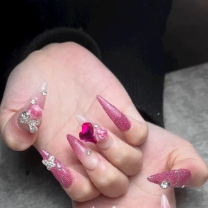 ピンク落ち着く😌💕の写真1枚目