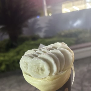 バナナてんこ盛りのクレープ🍌の写真1枚目