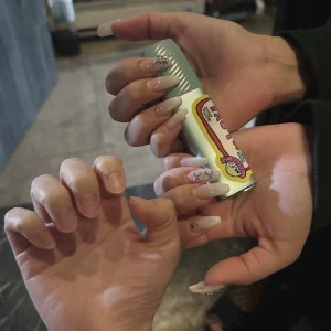 シンプルなのもかわいいなぁ🤔の写真1枚目