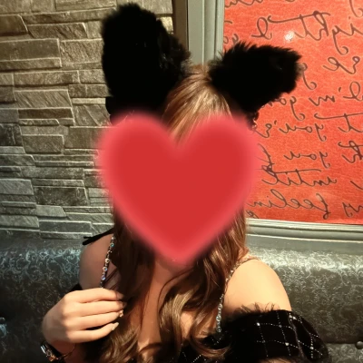 ハロウィンコスプレ黒猫ちゃん出勤してます🐈‍⬛