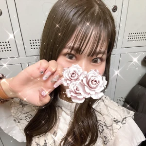 本日予定曖昧でしたが21:30から出勤してます☺️🎀の写真1枚目