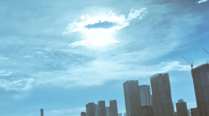 上空に謎の光の輪が出現!何かが降臨する前兆?