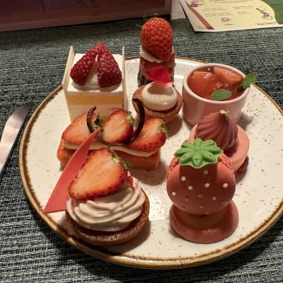 今日はカラオケとヌン活してからの出勤！！