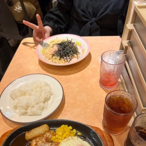 やっほー✌🏻✌🏻の写真1枚目