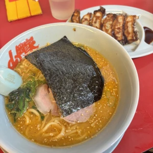 この間営業後に山岡家食べに行った🍜の写真1枚目