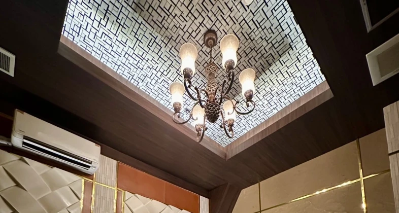 松山キャバクラ「ブイオキナワ」