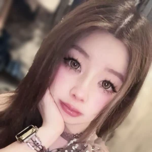 こんばんはー😊いよなだよー❤の写真1枚目