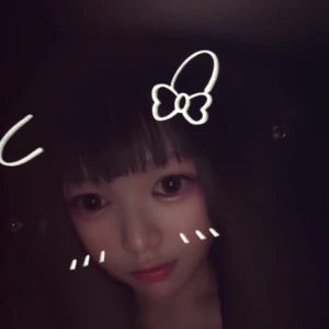 制服でまっているー👶🏻🩷の写真1枚目