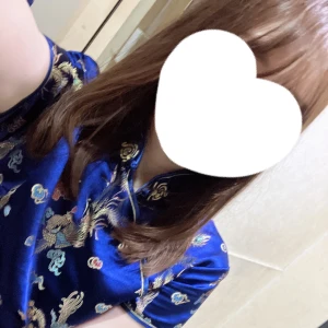 出勤しました🥰の写真1枚目