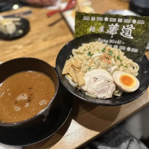 こんばんは！出勤です☺️の写真1枚目