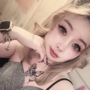 こんばんはー♪いよなだよー☺️の写真1枚目