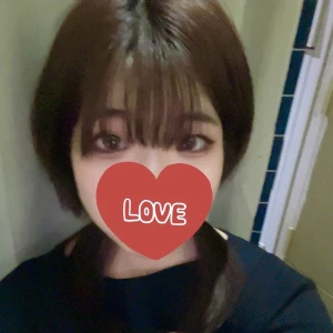 カラコンつけてみたの写真1枚目