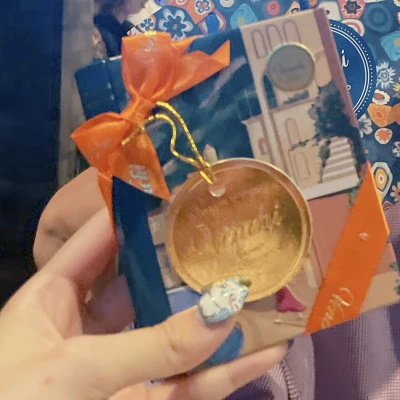 タイトル:プレゼント🎁とモ!?💜ྀི🤍ྀི