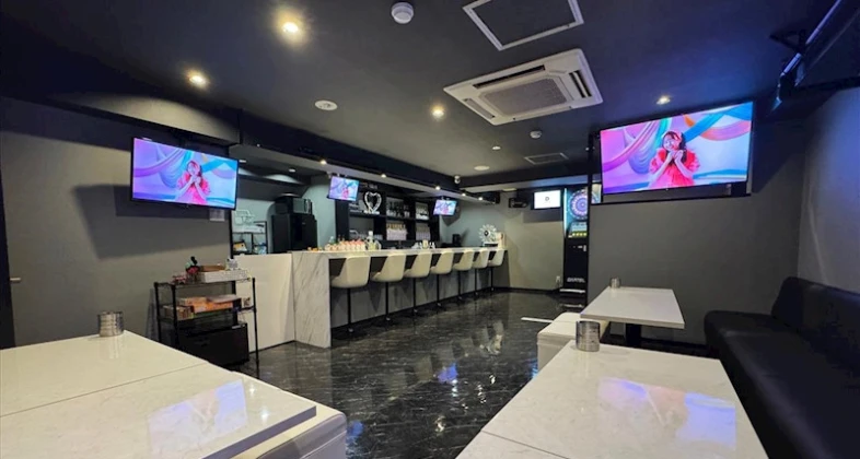 仙台・国分町ガールズバー「あみゅーず」