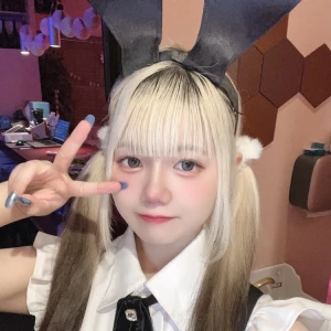 出勤してます🐰💞の写真1枚目