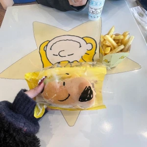 スヌーピーのハンバーガー🍔🤤🩵の写真1枚目