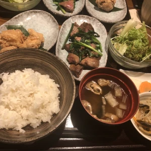 明日(木)と明後日(金)出勤します🤍🐈‍⬛の写真1枚目