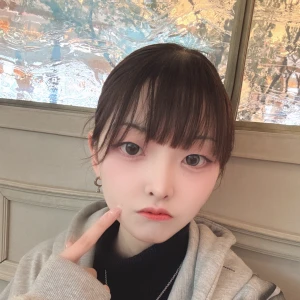 こんばんは〜！まゆです🫶🏻🩵の写真1枚目