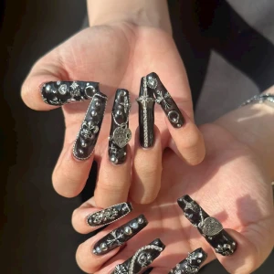 ネイル変えた💅✨の写真1枚目