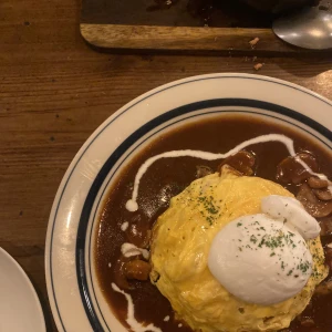 うなさん本日はお休みしてますが、オムライス食べに行っちゃいました♡かくべつだあ💕🤤の写真1枚目