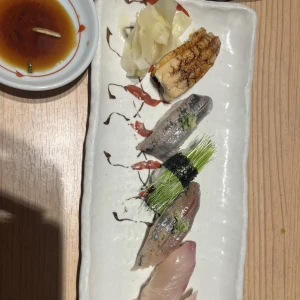 出勤してます💐の写真1枚目