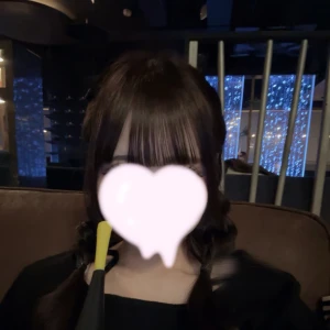 21時からいます🌙の写真1枚目