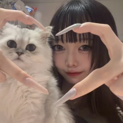 撮り方インスタでみてやってみたんだけど、友達に話したらそれ本家AIだよていわれてむずかしいの納得した😔