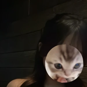 うなちゃん今日はハーフアップですっ🌷めちゃめちゃ飲みべ高いです🥺💕の写真1枚目