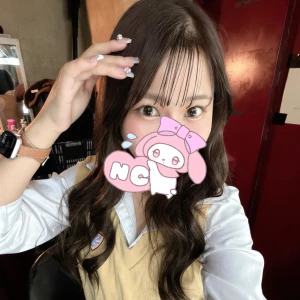 日曜だけど珍しく出勤してます✨✨の写真1枚目