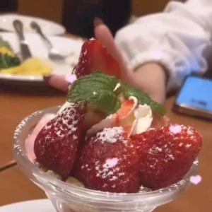 いちごだいすきマン(🍓´꒳`🍓)の写真1枚目