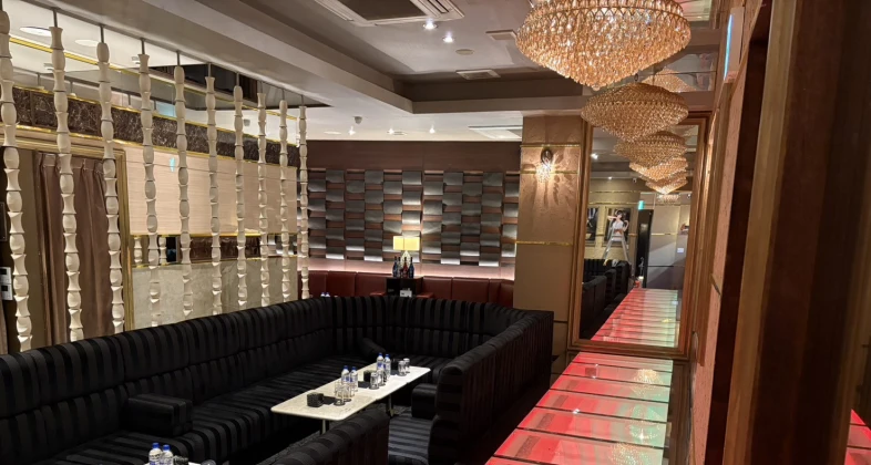 松山キャバクラ「ブイオキナワ」