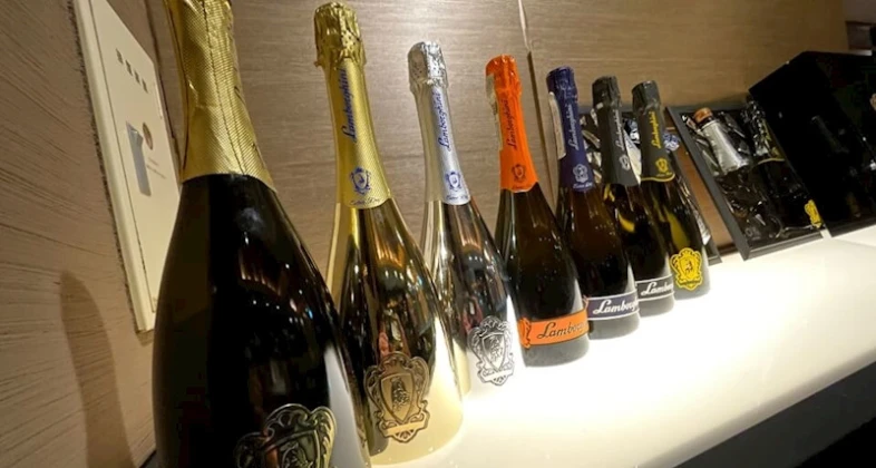 仙台・国分町キャバクラ「クラブウルス」