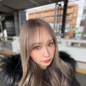 髪染めた🩵の写真1枚目