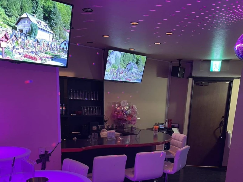 大工町ガールズバー「ポロン」