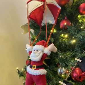 12/2 こんばんは！出勤です( ◜.  ̫.◝) もうクリスマスツリーがそこら中にあるね( ◜.  ̫.◝)の写真1枚目