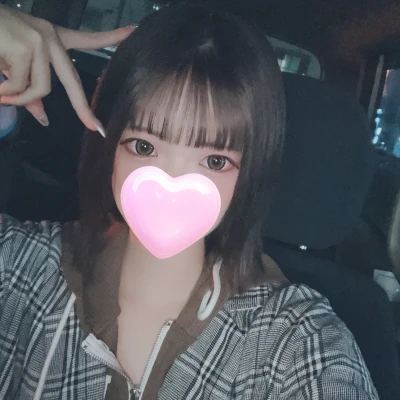 髪色変えた😬✨